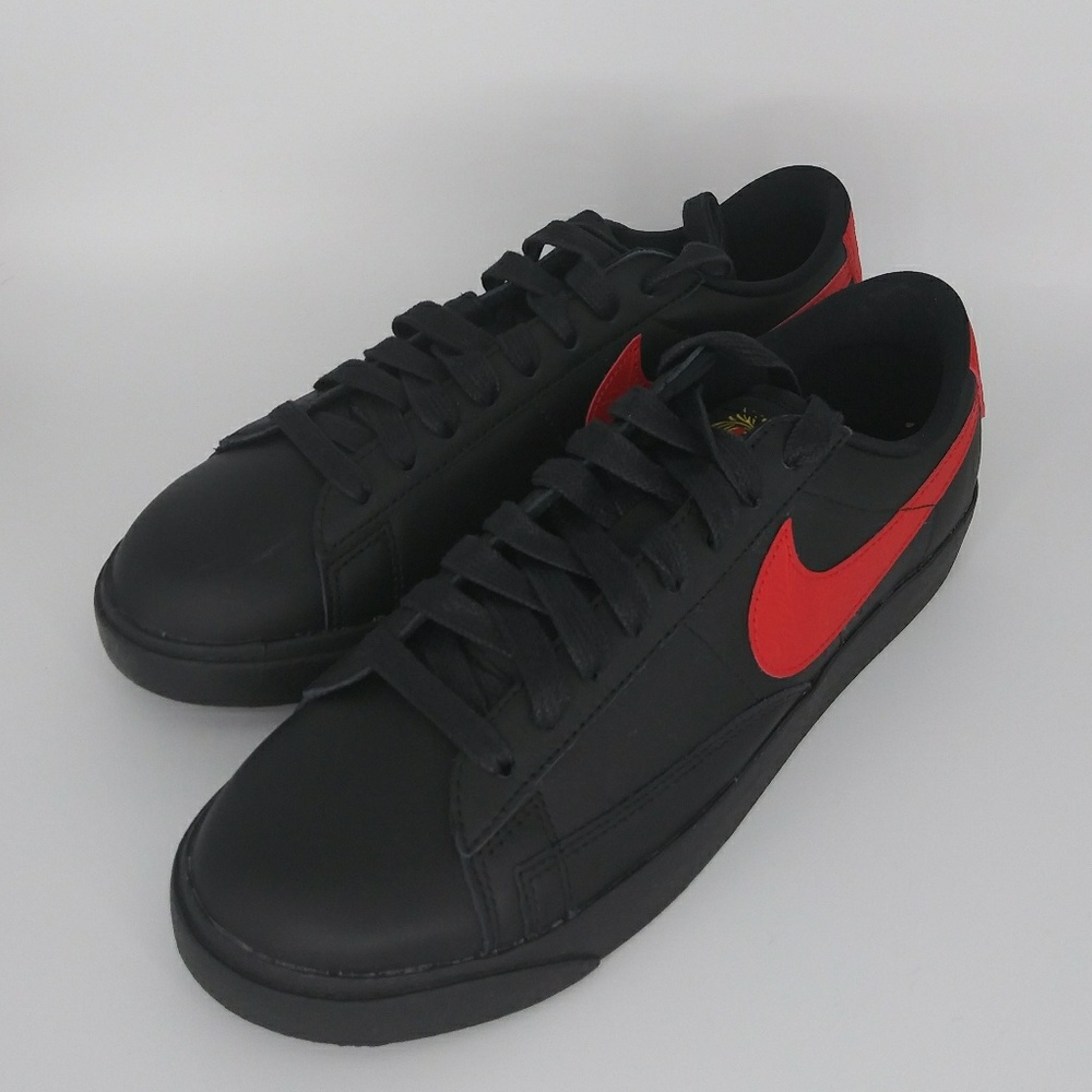 ❤NEW WOMEN'S NIKE BLAZER LOW FLOWER SNEAKERS❤ SOLD